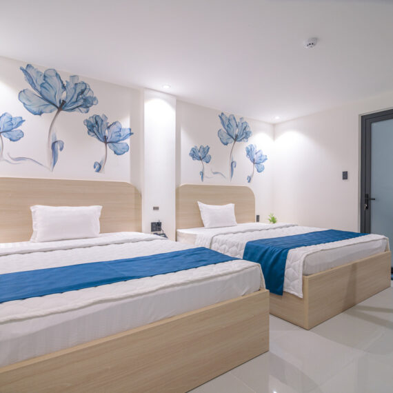 Twin Room (B17)